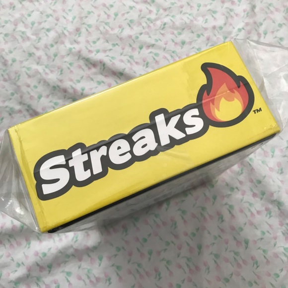 NEW Streaks Party Card Board Game 2+ Players - Picture 6 of 8